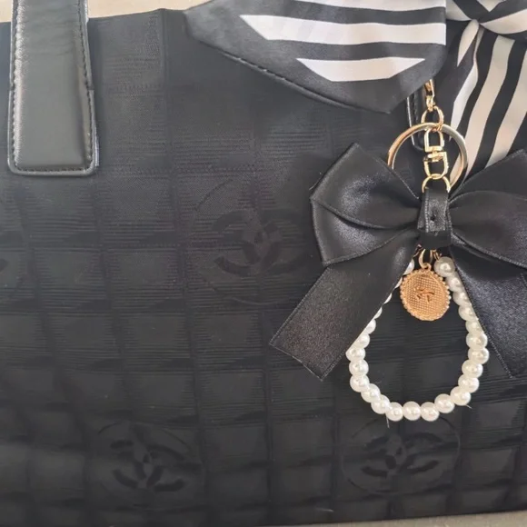 CHANEL Black Travel Line Quilted Bag and Wallet with Generic Bow - Picture 3 of 10